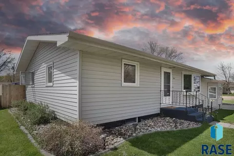307 N Washington Ave, Viborg, SD 57070 photo 1