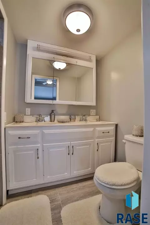 307 N Washington Ave, Viborg, SD 57070 photo 17