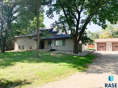 47168 245th St, Dell Rapids, SD 57022 photo 1