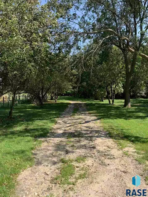 47168 245th St, Dell Rapids, SD 57022 photo 31