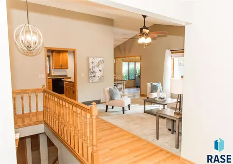 3201 Micah Ln, Sioux Falls, SD 57103 photo 4