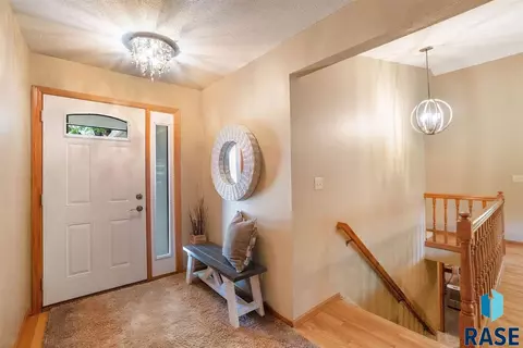 3201 Micah Ln, Sioux Falls, SD 57103 photo 3