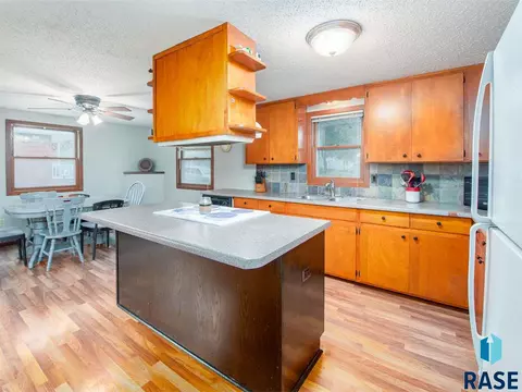1609 S Bahnson Ave, Sioux Falls, SD 57103 photo 6