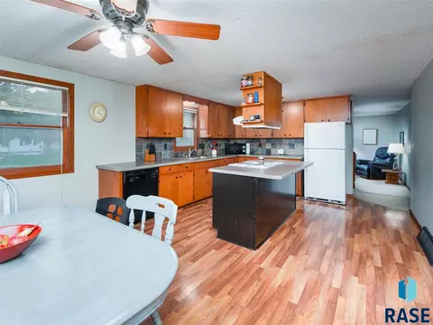 1609 S Bahnson Ave, Sioux Falls, SD 57103 photo 7