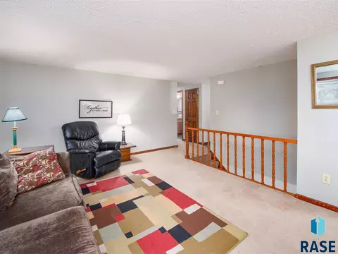1609 S Bahnson Ave, Sioux Falls, SD 57103 photo 5