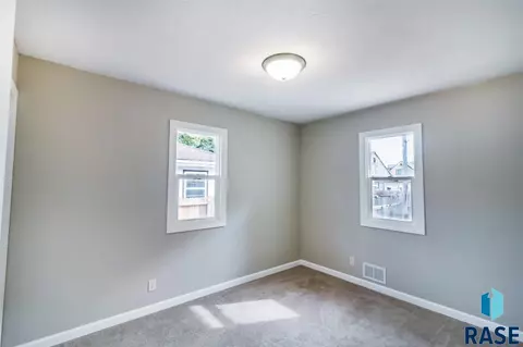 1709 E Mulberry St, Sioux Falls, SD 57103 photo 9