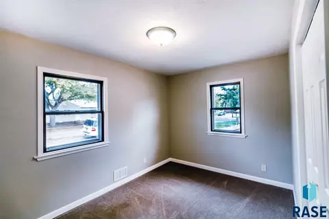 1709 E Mulberry St, Sioux Falls, SD 57103 photo 10