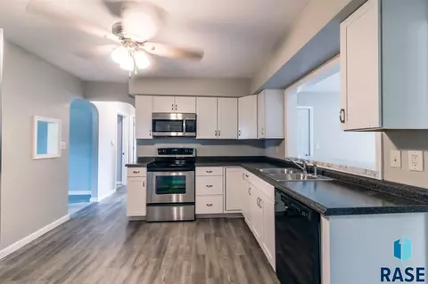 1709 E Mulberry St, Sioux Falls, SD 57103 photo 2