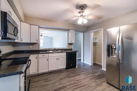 1709 E Mulberry St, Sioux Falls, SD 57103 photo 1