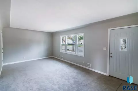 1709 E Mulberry St, Sioux Falls, SD 57103 photo 3