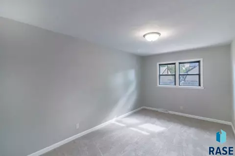 1709 E Mulberry St, Sioux Falls, SD 57103 photo 7
