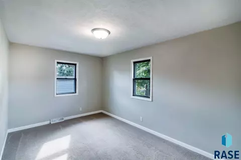 1709 E Mulberry St, Sioux Falls, SD 57103 photo 8