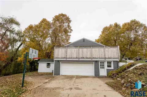 1300 E Otonka Trl, Sioux Falls, SD 57103 photo 4