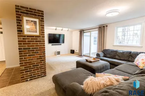 1300 E Otonka Trl, Sioux Falls, SD 57103 photo 31