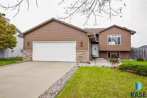 5612 S Cain Ave, Sioux Falls, SD 57106 photo 3