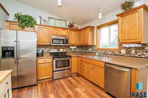 5612 S Cain Ave, Sioux Falls, SD 57106 photo 11