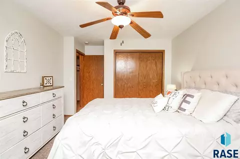 5612 S Cain Ave, Sioux Falls, SD 57106 photo 14