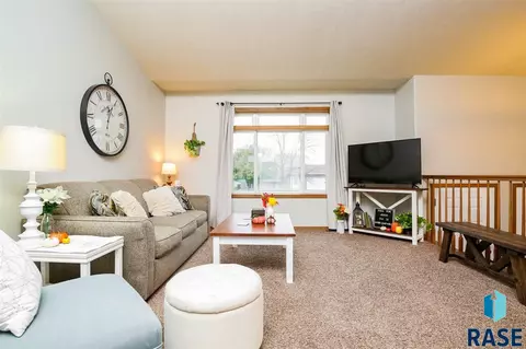 5612 S Cain Ave, Sioux Falls, SD 57106 photo 5