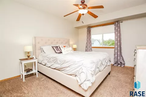 5612 S Cain Ave, Sioux Falls, SD 57106 photo 13