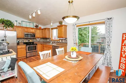 5612 S Cain Ave, Sioux Falls, SD 57106 photo 8