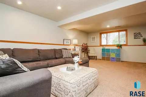 5612 S Cain Ave, Sioux Falls, SD 57106 photo 17