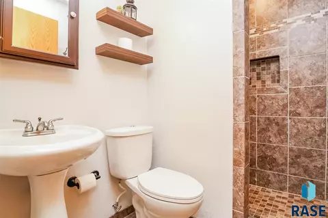 5612 S Cain Ave, Sioux Falls, SD 57106 photo 19
