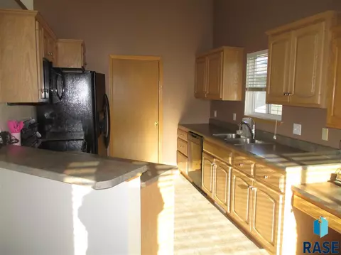 4608 S Key Ave, Sioux Falls, SD 57106 photo 8