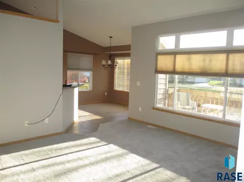 4608 S Key Ave, Sioux Falls, SD 57106 photo 5