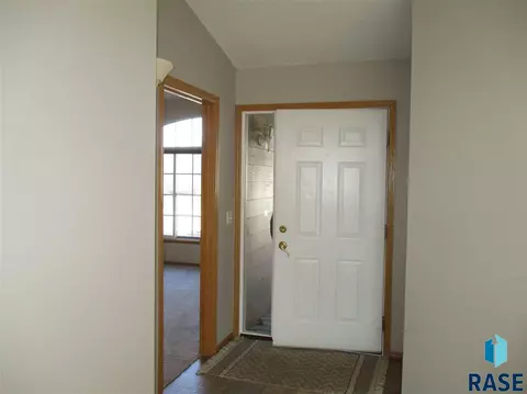 4608 S Key Ave, Sioux Falls, SD 57106 photo 3