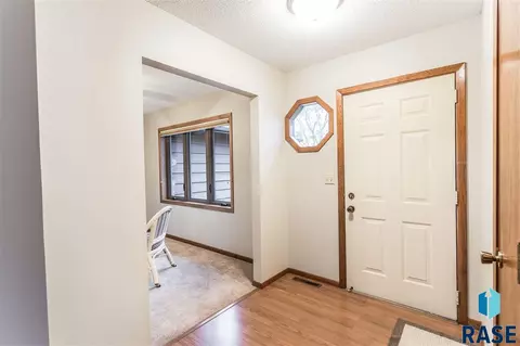705 E Sandpiper Trl, Sioux Falls, SD 57108 photo 2