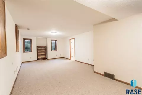 705 E Sandpiper Trl, Sioux Falls, SD 57108 photo 18