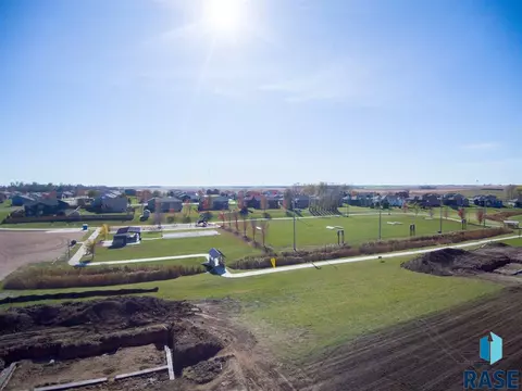 408 W 5th St, Crooks, SD 57020 photo 6