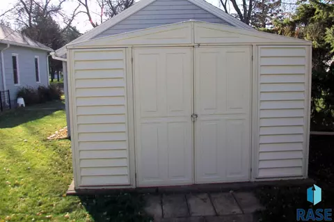 206 E 7th St, Dell Rapids, SD 57022 photo 5