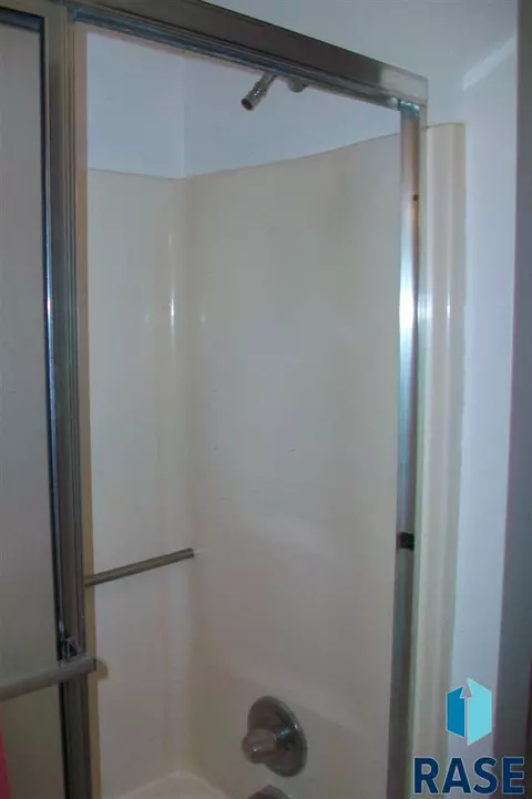 206 E 7th St, Dell Rapids, SD 57022 photo 14