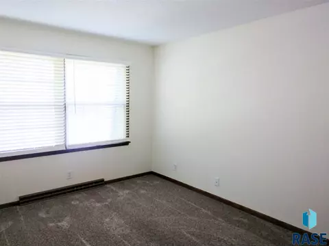 1515 N Ridge Rd, Mitchell, SD 57301 photo 29