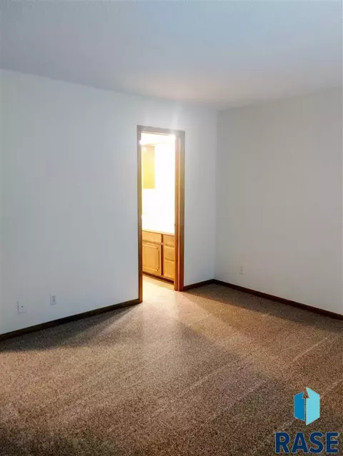 1515 N Ridge Rd, Mitchell, SD 57301 photo 18