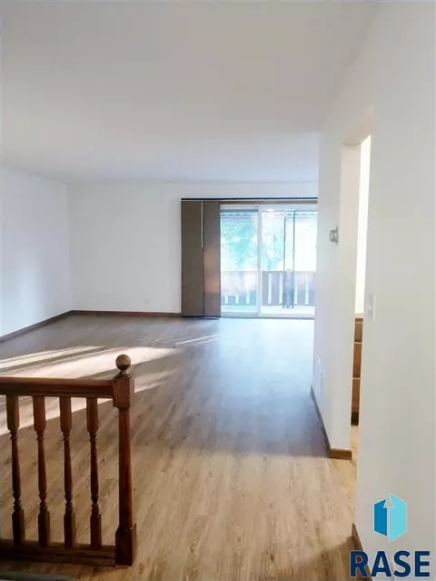 1515 N Ridge Rd, Mitchell, SD 57301 photo 11