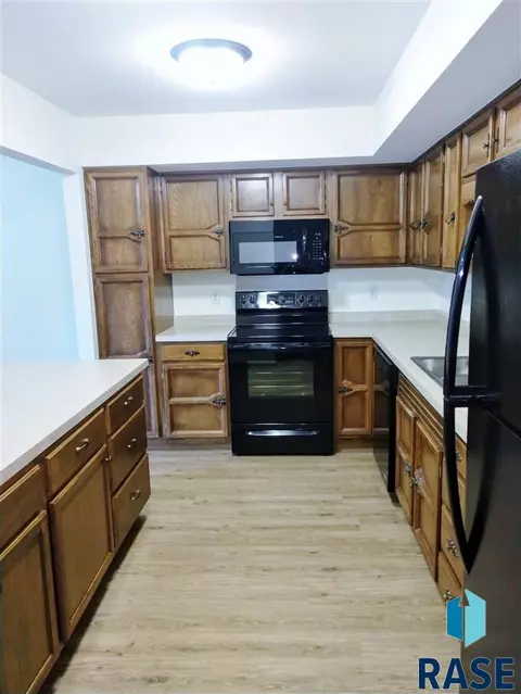 1515 N Ridge Rd, Mitchell, SD 57301 photo 5