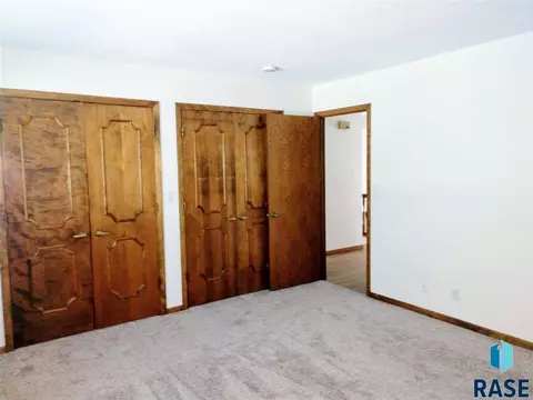 1515 N Ridge Rd, Mitchell, SD 57301 photo 16