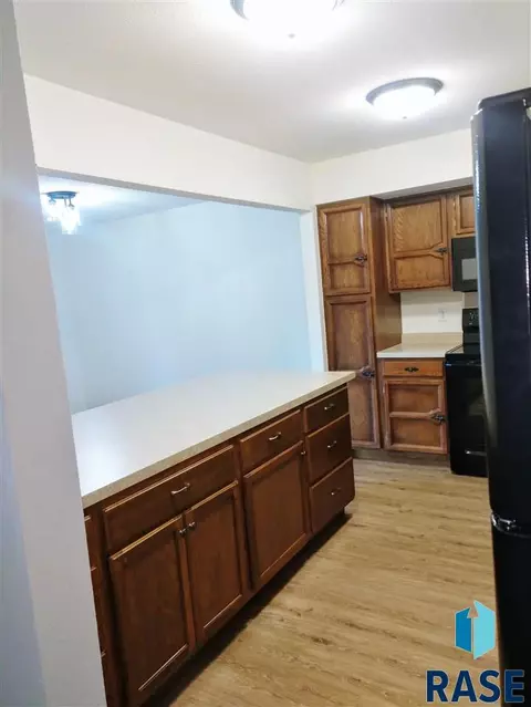 1515 N Ridge Rd, Mitchell, SD 57301 photo 6