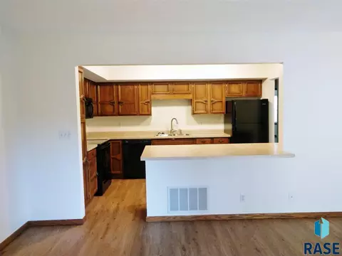 1515 N Ridge Rd, Mitchell, SD 57301 photo 32