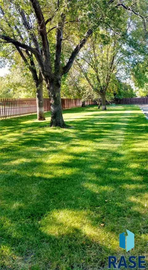 1515 N Ridge Rd, Mitchell, SD 57301 photo 23