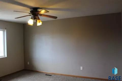 600 N Poplar Ave, Tea, SD 57064 photo 11