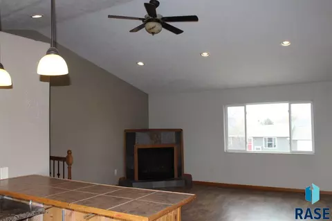 600 N Poplar Ave, Tea, SD 57064 photo 8