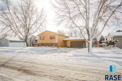 Undisclosed, Sioux Falls, SD 57103 photo 2