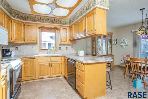 Undisclosed, Sioux Falls, SD 57103 photo 9