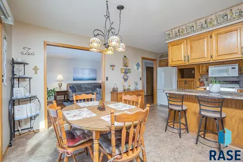 Undisclosed, Sioux Falls, SD 57103 photo 13