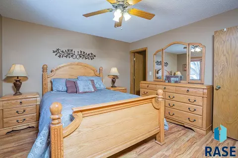 Undisclosed, Sioux Falls, SD 57103 photo 17