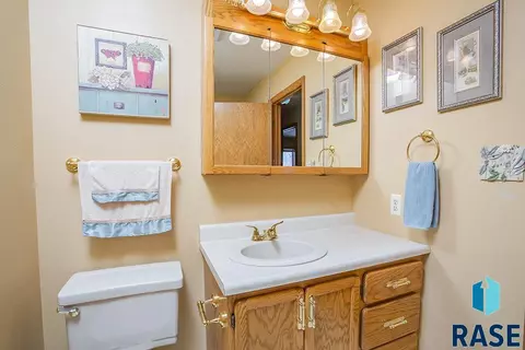 Undisclosed, Sioux Falls, SD 57103 photo 15