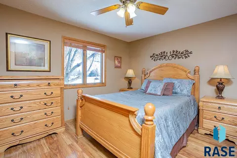 Undisclosed, Sioux Falls, SD 57103 photo 16